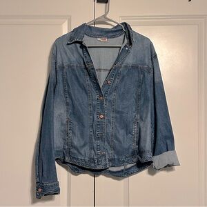 Tianello Jean Jacket. Relaxed stretchy denim jacket